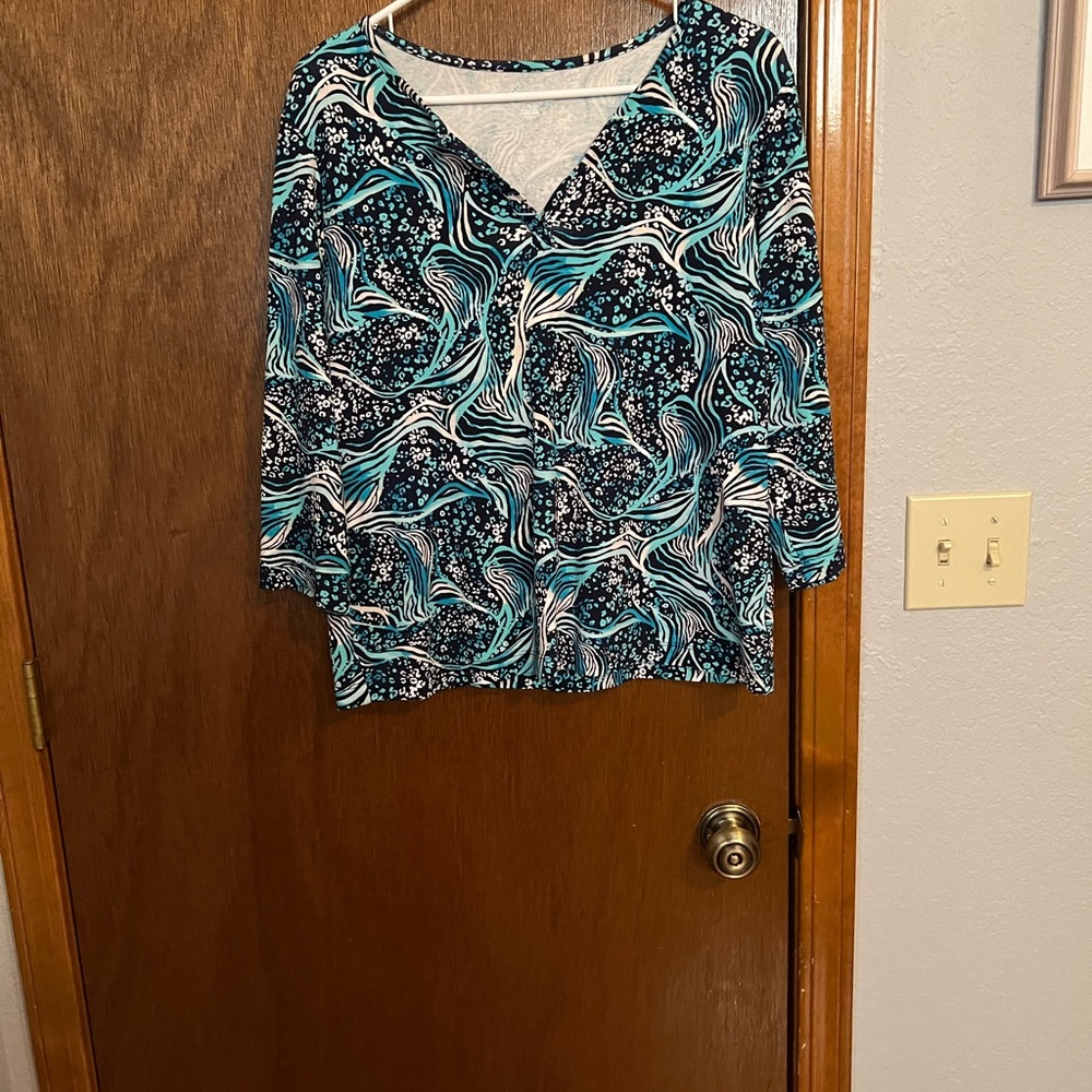 Women nice tee top navy, white and light blue size large